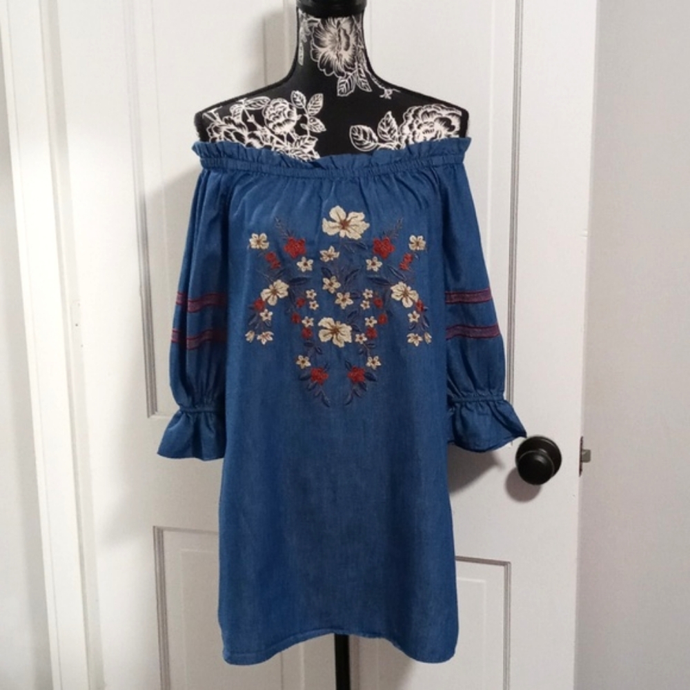 💙Blu Pepper💙 - Blue/Red Embroidered Flower Front Off Shoulder Dress